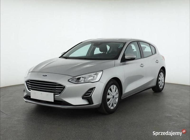 Używany Ford Focus 2019 Srebrny Hatchback