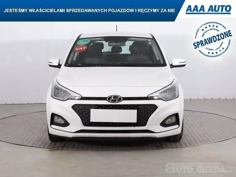 Używany Hyundai i20 84 KM (61 kW) 2019 Biały Hatchback