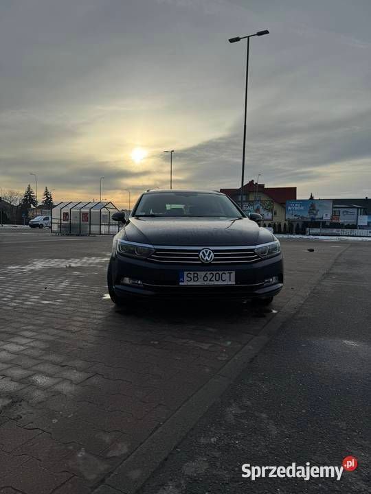 Używany VW Passat Trendline 2018 Szary Sedan/Limuzyna