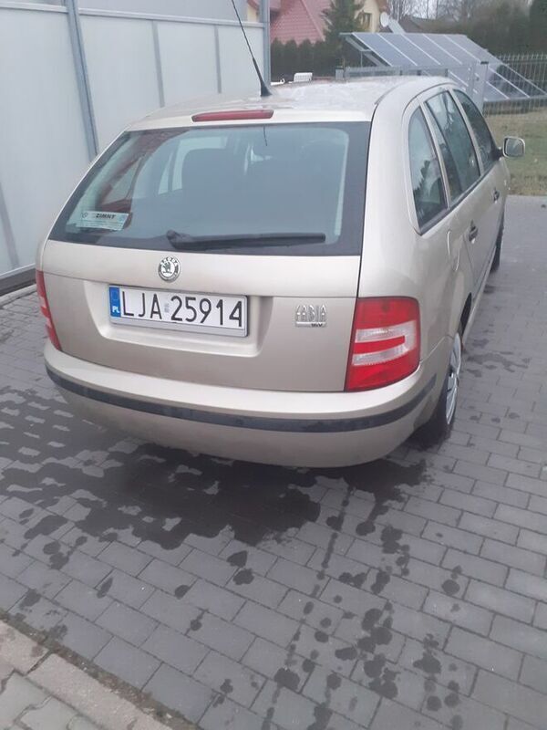 Inny kolor Używany 2005 Skoda Fabia Kombi | 9200 zł - Obraz 1/4
