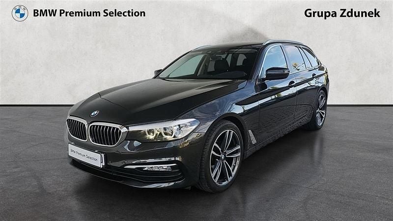 Sophisto grey brillant effect Używany 2017 BMW 520 Kombi | 107 900 zł (Drogi) - Obraz 1/3