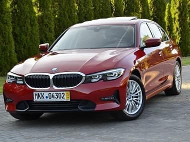 Czerwony Używany 2022 BMW 320e Sport Line Sedan/Limuzyna | 81 300 zł - Obraz 1/4