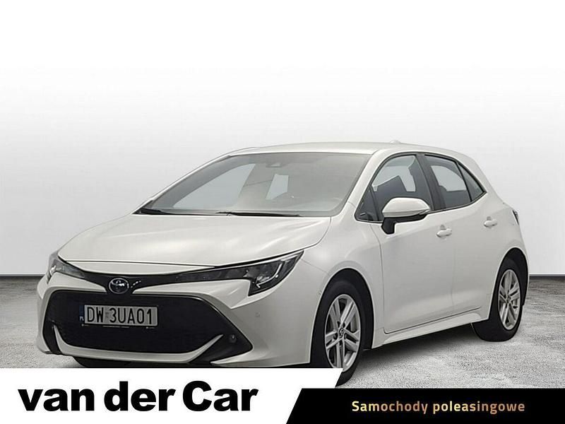 Używany Toyota Corolla Comfort 122 KM (89 kW) 2022 Biały Hatchback