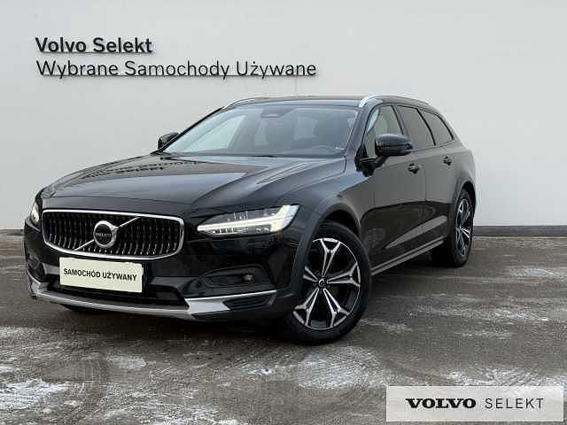 Używany Volvo V90 CC 197 KM (144 kW) 2022 Czarny Kombi