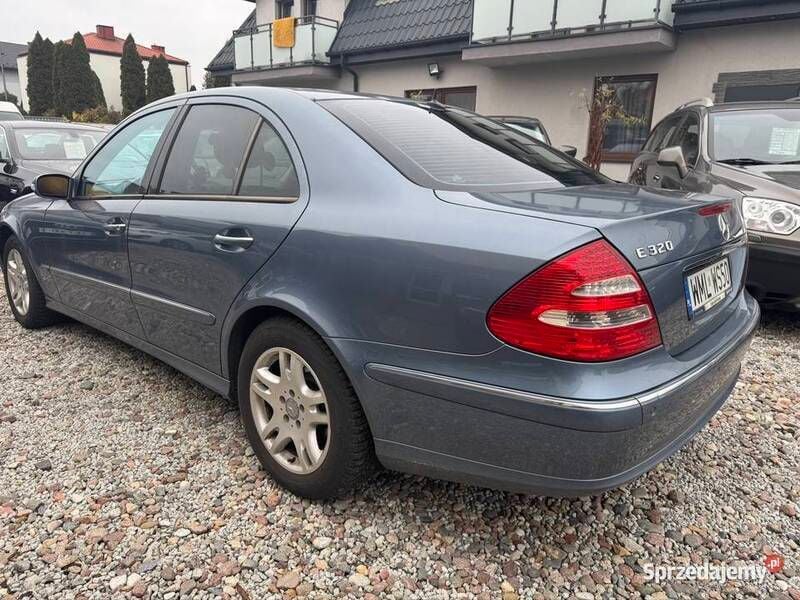 Używany Mercedes E320 2004 Szary Sedan/Limuzyna