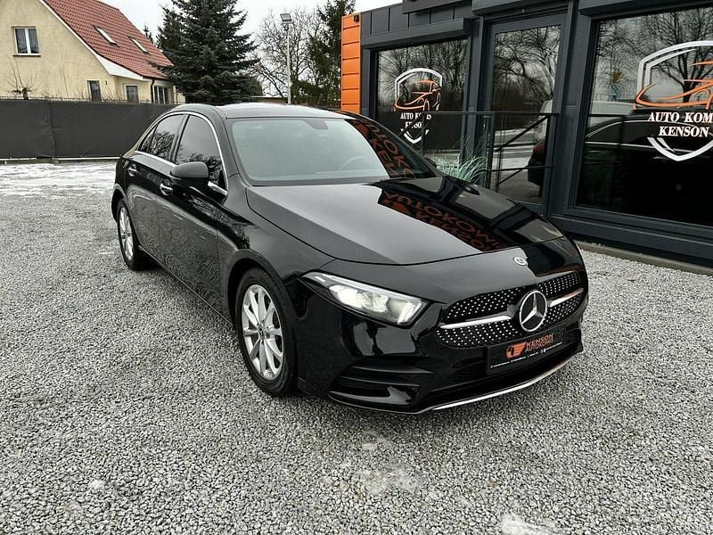 Używany Mercedes A220 190 KM (139 kW) 2019 Czarny Sedan/Limuzyna