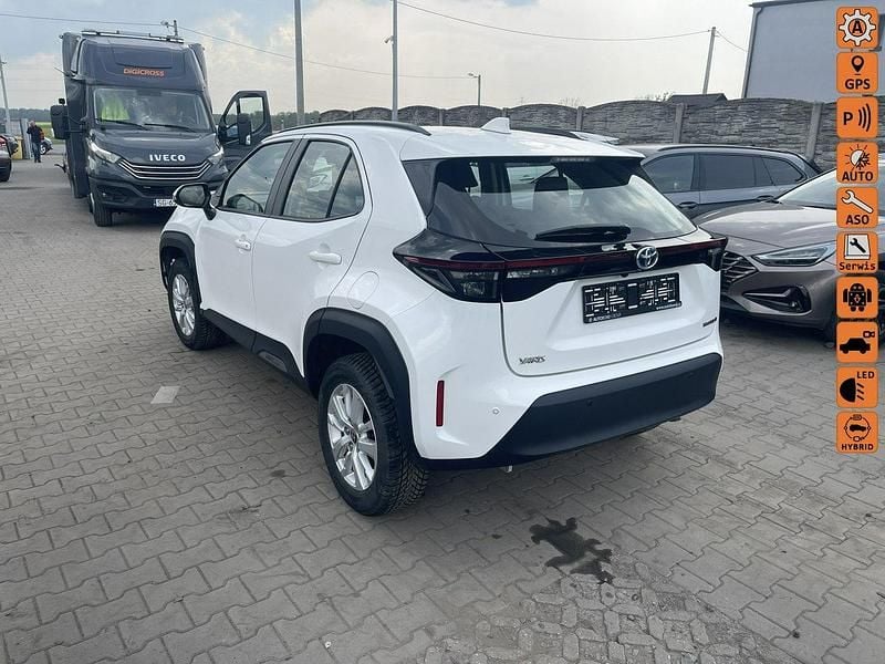 Biały (metalik) Używany 2023 Toyota Yaris Cross SUV | 59 900 zł - Obraz 1/4