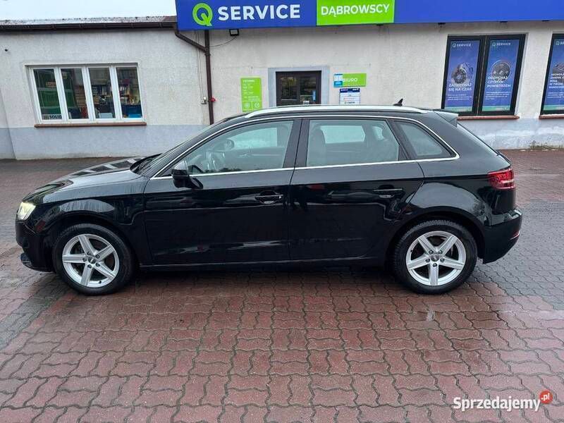 Używany Audi A3 Sportback 2019 Czarny Hatchback
