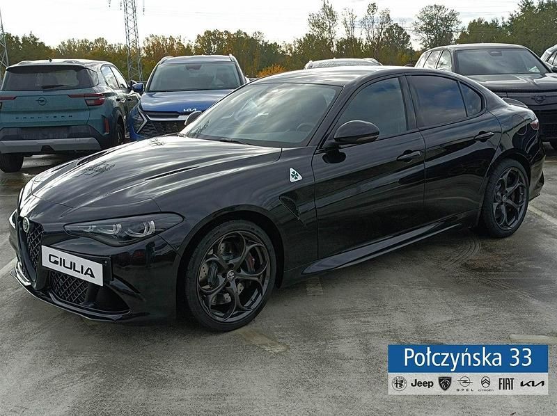 Czarny (metalik, perła) Nowe 2025 Alfa Romeo Giulia Sedan/Limuzyna | 396 890 zł - Obraz 1/4