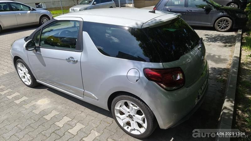 Używany Citroën DS3 2013 Srebrny Hatchback
