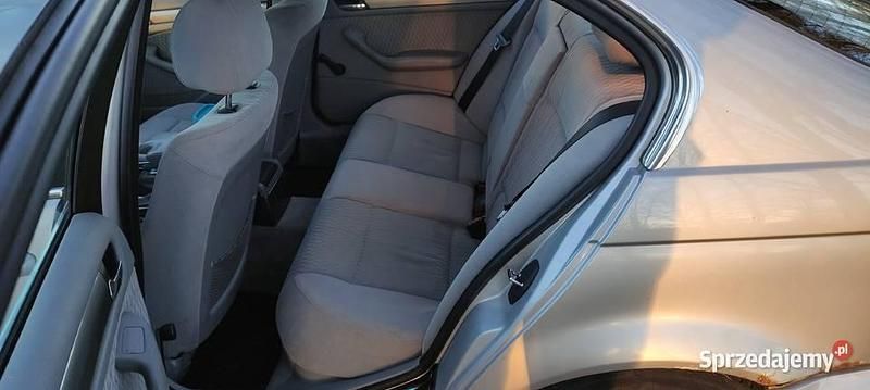Używany BMW 320 1998 Srebrny Sedan/Limuzyna