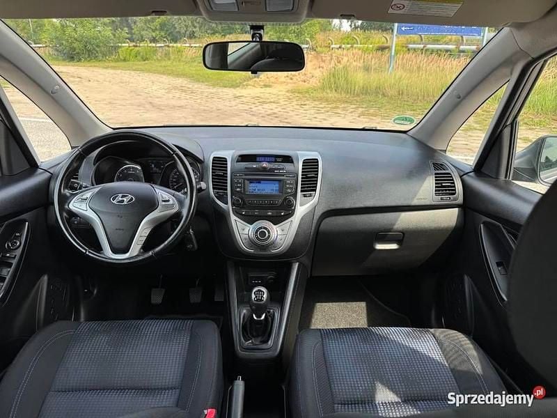 Szary Używany 2013 Hyundai ix20 Minivan | 26 950 zł - Obraz 1/4