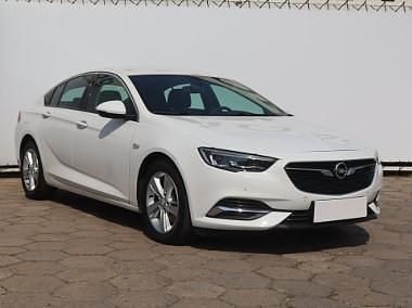 Biały Używany 2019 Opel Insignia Hatchback | 57 999 zł (Dość drogi) - Obraz 1/4