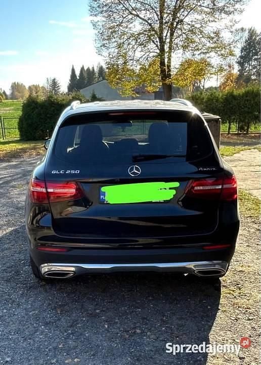 Używany Mercedes GLC250 2017 Czarny Sedan/Limuzyna