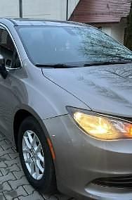 Używany Chrysler Pacifica 291 KM (214 kW) 2017 Brązowy (metalik) Minivan