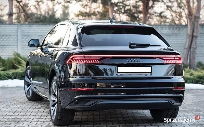 Używany Audi Q8 S-Line 286 KM (210 kW) 2023 Czarny SUV