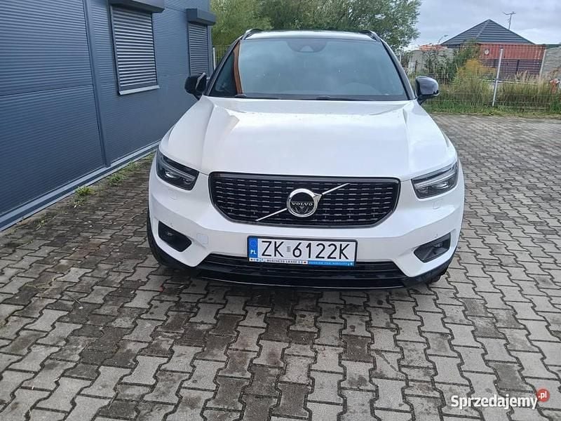 Biały Używany 2018 Volvo XC40 R-Design SUV | 105 000 zł (Dobra cena) - Obraz 1/4