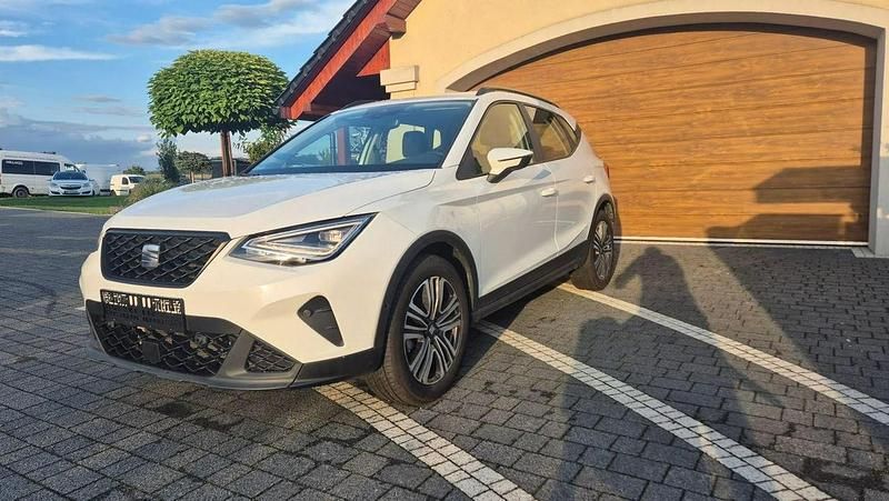 Używany Seat Arona 110 KM (80 kW) 2023 Biały SUV