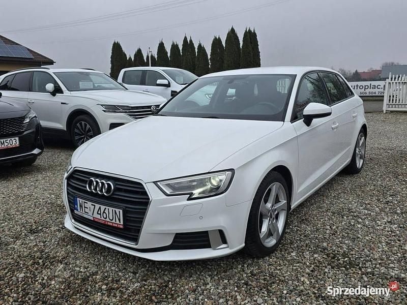Biały Używany 2018 Audi A3 Sport Hatchback | 69 900 zł (Uczciwa cena) - Obraz 1/4