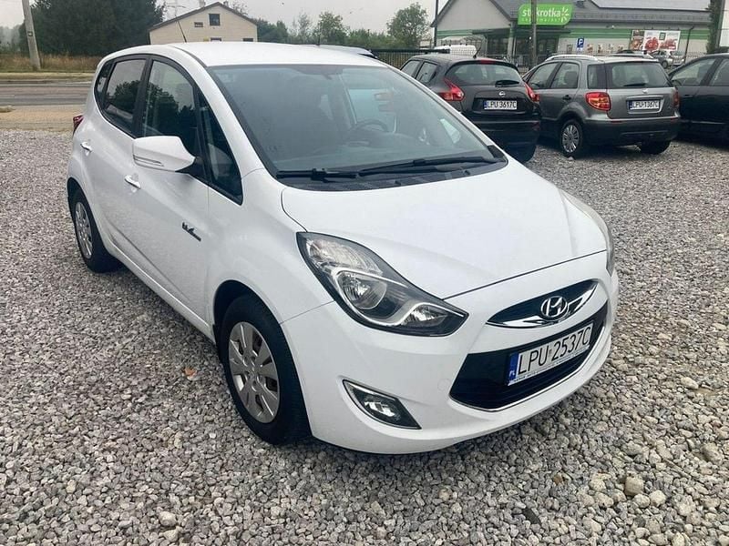 Biały Używany 2011 Hyundai ix20 Minivan | 23 900 zł (Uczciwa cena) - Obraz 1/4