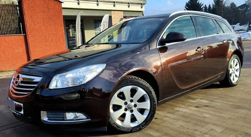 Brązowy (metalik) Używany 2012 Opel Insignia Kombi | 21 900 zł (Dobra cena) - Obraz 1/4