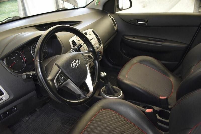 Używany Hyundai i20 116 KM (85 kW) 2010 Szary Hatchback