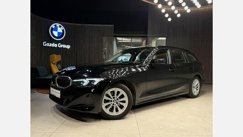 Czarny Używany 2022 BMW 318 Shadowline Kombi | 139 900 zł - Obraz 1/3