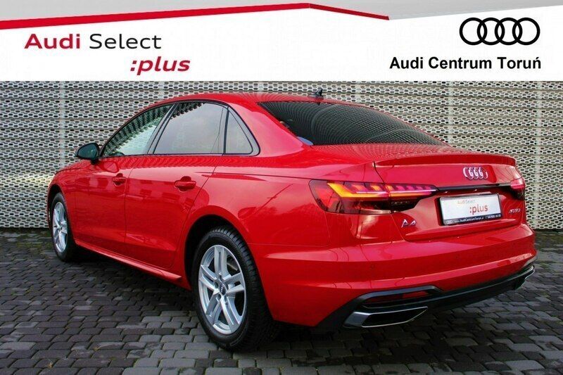 Używany Audi A4 Advanced 204 KM (150 kW) 2020 Czerwony Sedan/Limuzyna