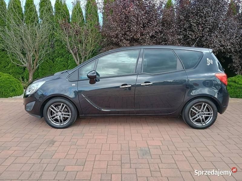 Używany Opel Meriva 2012 Czarny Minivan