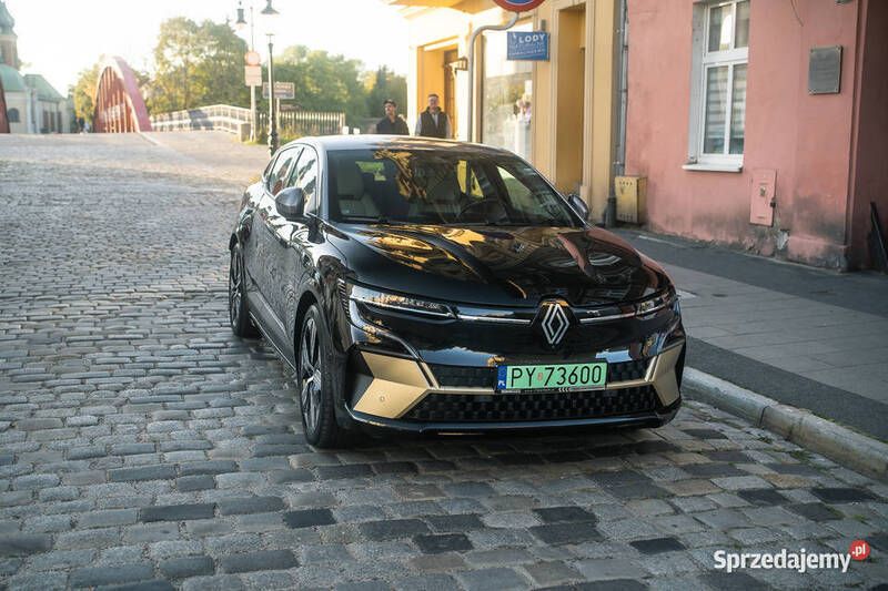 Używany 2023 Renault Mégane Iconic Sedan/Limuzyna | 122 469 zł - Obraz 1/4