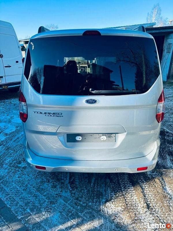 Używany Ford Courier 2019 Srebrny Minivan