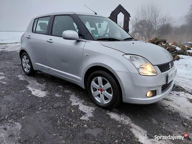 Używany Suzuki Swift 2009 Srebrny Hatchback