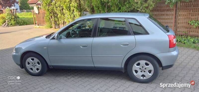 Niebieski Używany 2002 Audi A3 Ambiente Hatchback | 35 999 zł - Obraz 1/4