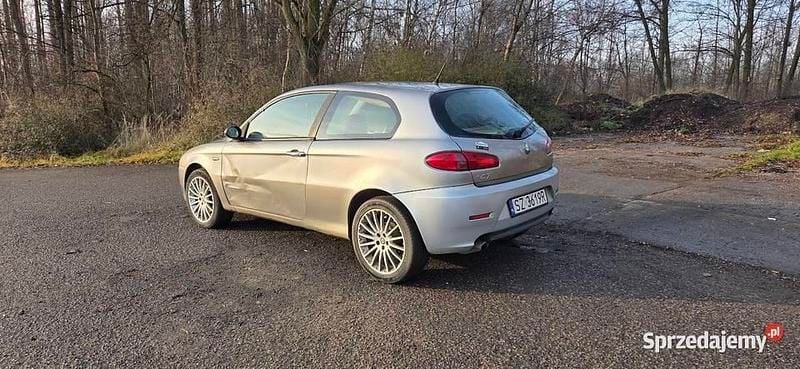 Używany Alfa Romeo 147 2007 Srebrny Hatchback