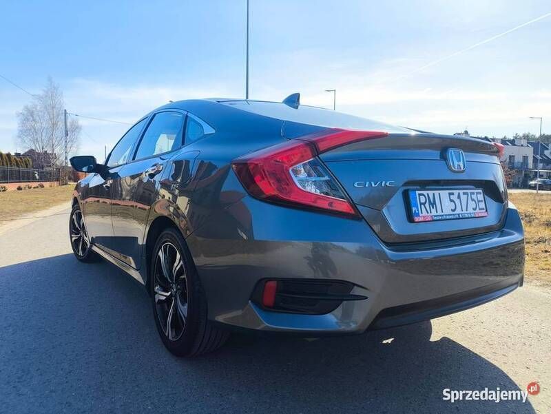 Używany Honda Civic 182 KM (133 kW) 2018 Szary Sedan/Limuzyna
