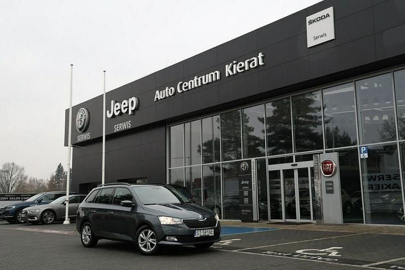 Czarny Używany 2021 Skoda Fabia Ambition Kombi | 35 900 zł (Uczciwa cena) - Obraz 1/4