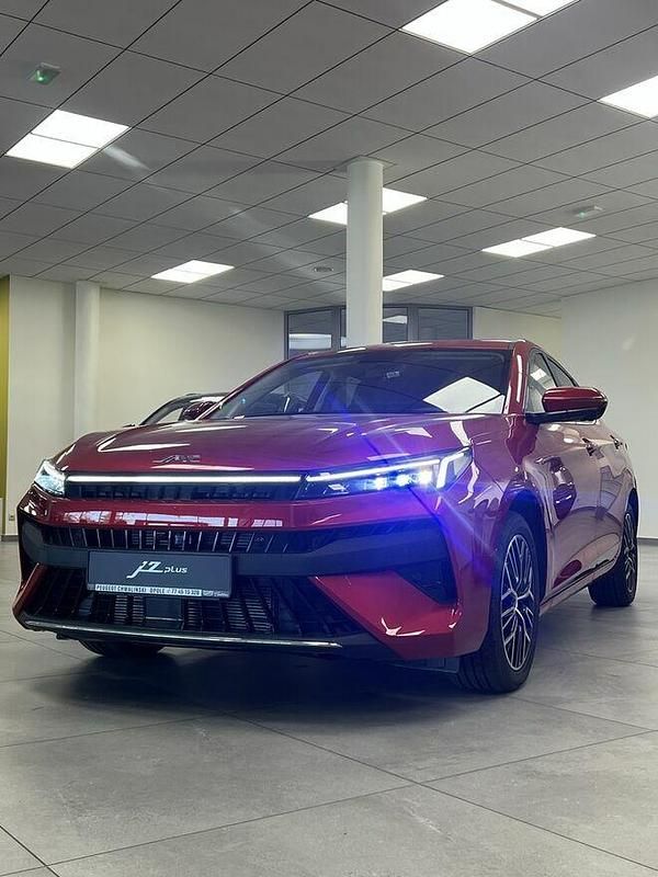 Nowe JAC J7 2025 Czerwony Sedan/Limuzyna
