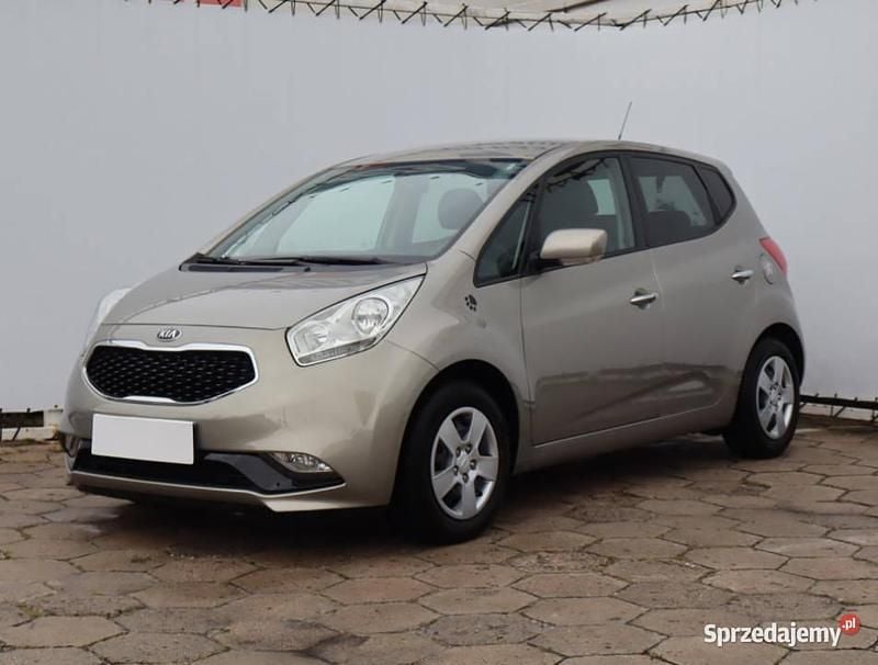 Używany Kia Venga 2016 Beżowy Hatchback