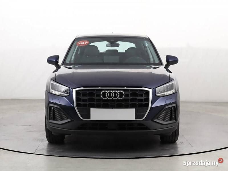 Niebieski Używany 2024 Audi Q2 SUV | 95 999 zł - Obraz 1/4