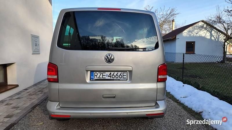 Używany VW Caravelle 2012 Złoty Minivan