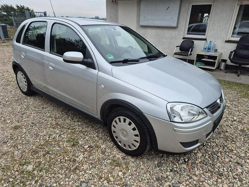 Srebrny (metalik) Używany 2005 Opel Corsa Hatchback | 4900 zł (Uczciwa cena) - Obraz 1/4