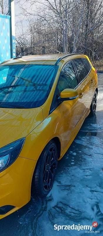 Używany Ford Focus ST 2013 Żółty Kombi