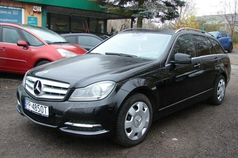 Czarny Używany 2013 Mercedes C220 Kombi | 53 900 zł (Dość drogi) - Obraz 1/4