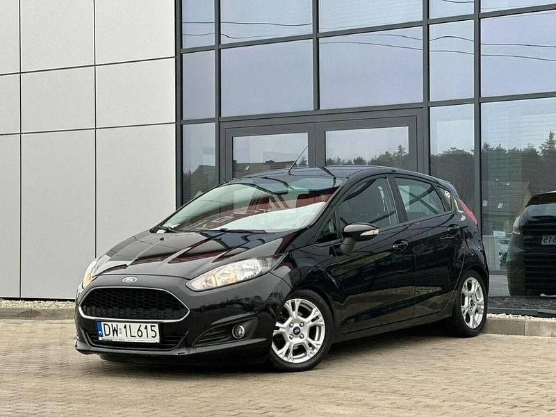 Czarny Używany 2016 Ford Fiesta Hatchback | 25 999 zł (Uczciwa cena) - Obraz 1/3