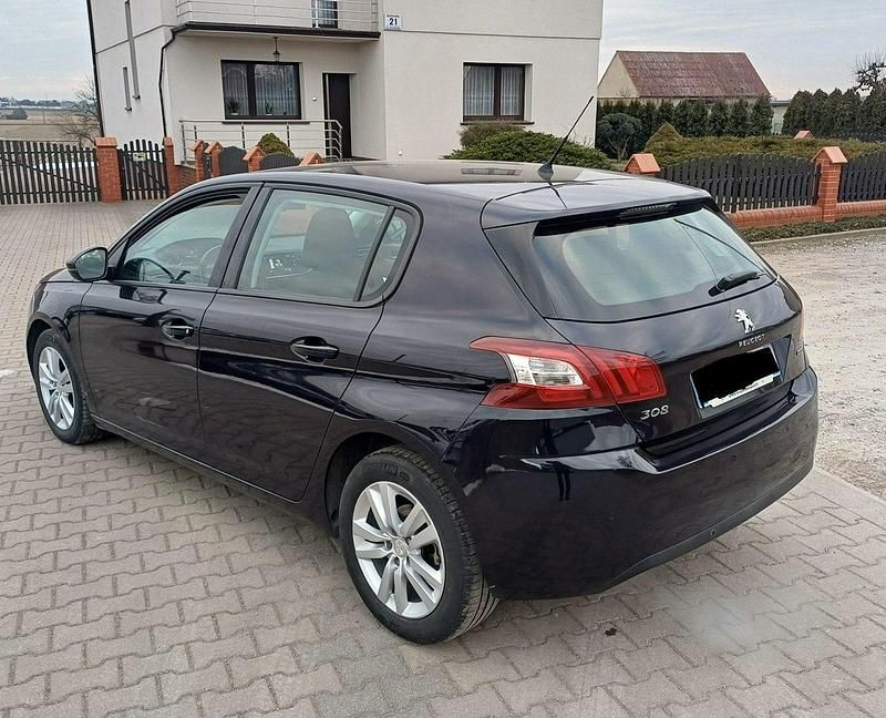 Używany Peugeot 308 120 KM (88 kW) 2016 Granatowy Hatchback