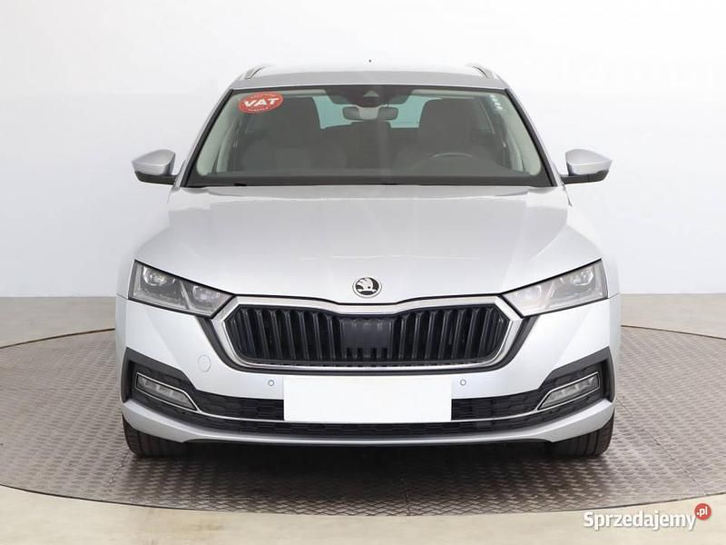 Srebrny Używany 2022 Skoda Octavia Kombi | 63 999 zł (Uczciwa cena) - Obraz 1/4
