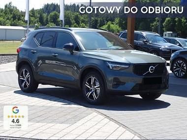 Inny kolor Nowe 2025 Volvo XC40 Plus SUV | 192 800 zł - Obraz 1/4