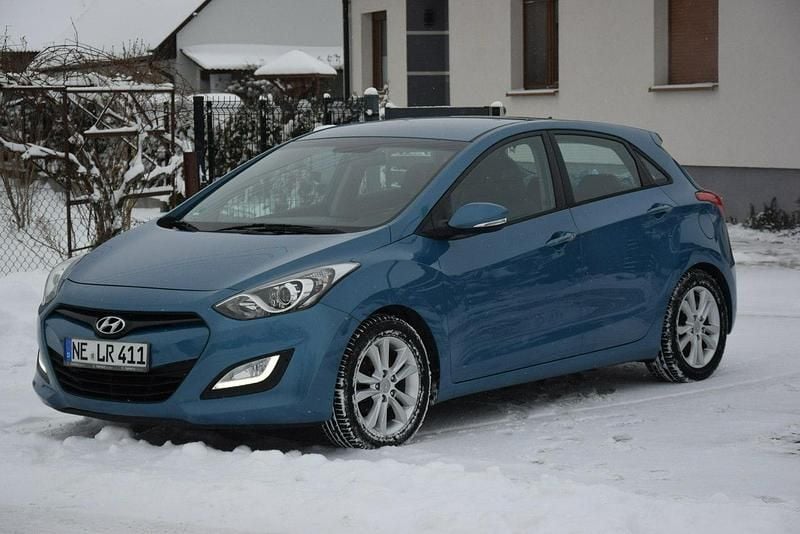Używany Hyundai i30 100 KM (73 kW) 2012 Niebieski Hatchback