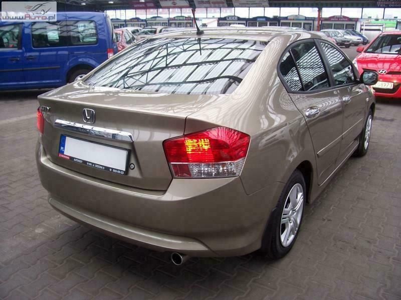 Używany Honda City Comfort 100 KM (73 kW) 2009 Beżowy (metalik, perła) Sedan/Limuzyna