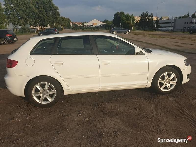 Używany Audi A3 170 KM (125 kW) 2009 Biały Sedan/Limuzyna